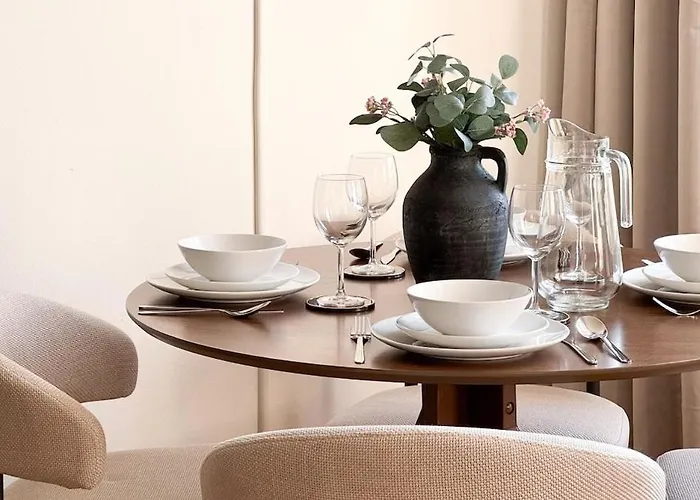 Modern Viennese 1br