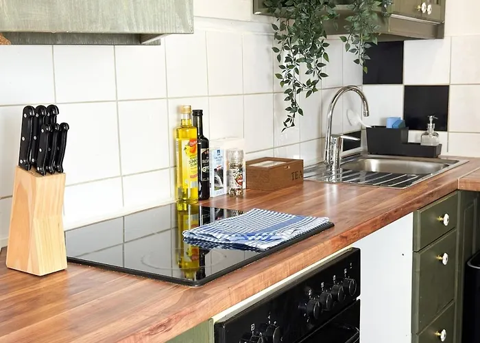 Modern Viennese 1br *
