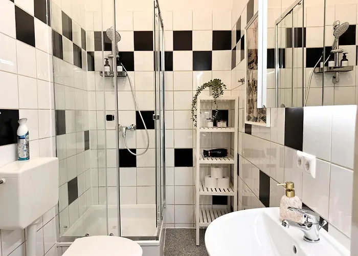 Modern Viennese 1br *
