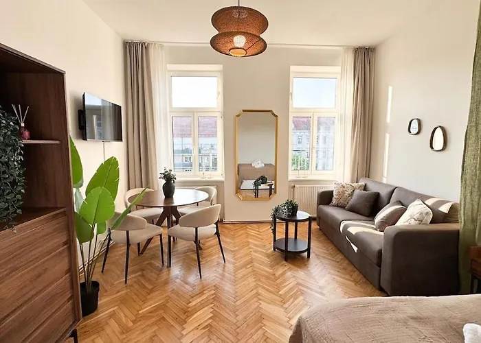 Modern Viennese 1br *