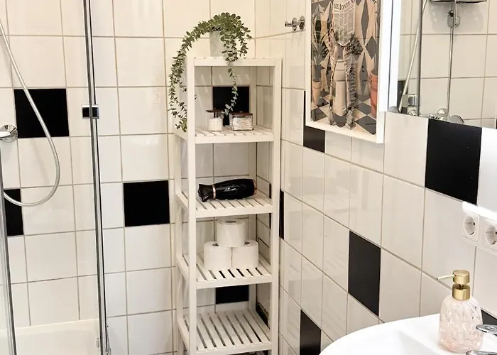 Modern Viennese 1br *